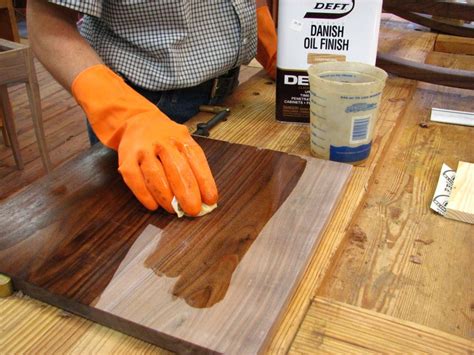 Can You Use Oil-Based Paint on Wood? Exploring the Possibilities and Beyond