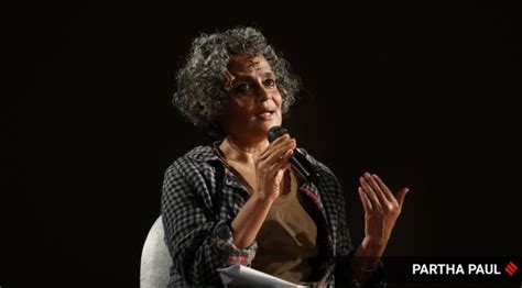 El Premio Booker Internacional 2013: Un Hito en la Literatura Contemporánea India con Arundhati Roy